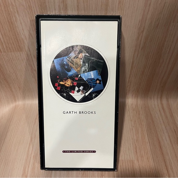 Garth Brooks The Limited Series 6 C.D Boxed Set. - Picture 4 of 8
